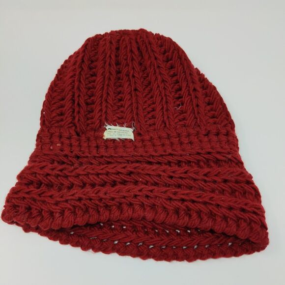 KMart 100% Acrylic Ladies Crochet Beanie Hat Cap Red OSFA Cable Knit - Picture 8 of 10